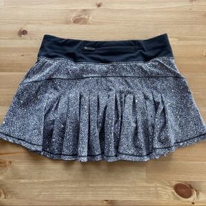 Lululemon Circuit Breaker Skirt II Reg 13" Splatter White Black Size 4 W8811R